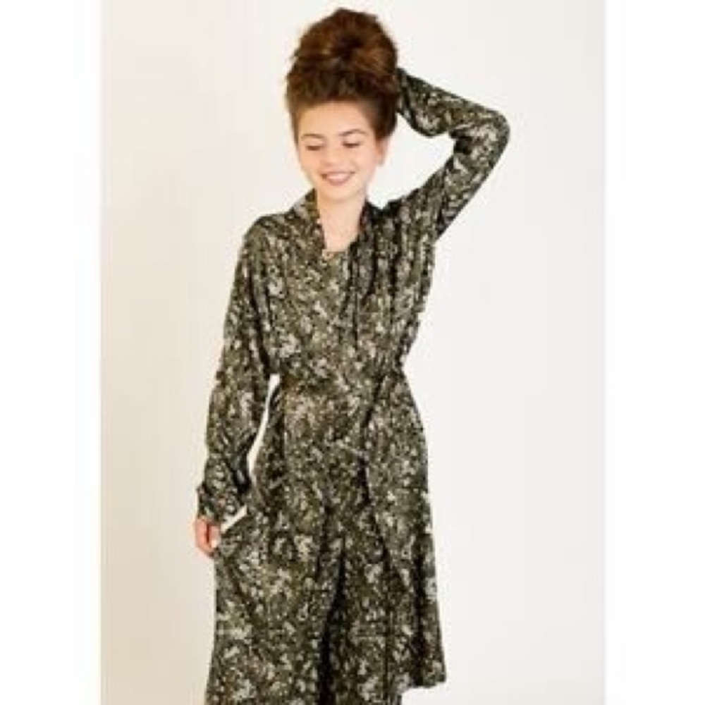 Joyfolie MIA JOY Olive Green with Floral Long Sleeve Robe Girl’s Sz 8 NWT